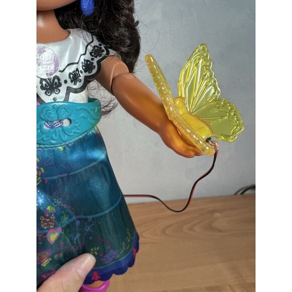 Disney Encanto Mirabel Doll with Singing Feature and Light Up Butterfly 13” - Picture 6 of 9